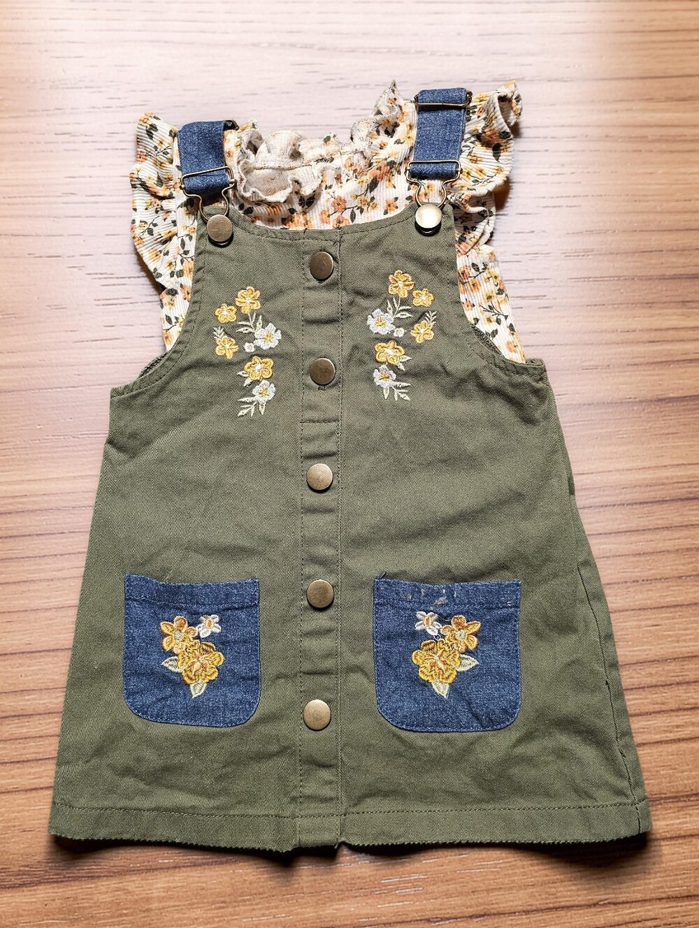 LITTLE LASS Olive Green Floral Embroidered Overall Dress. Size 3T.